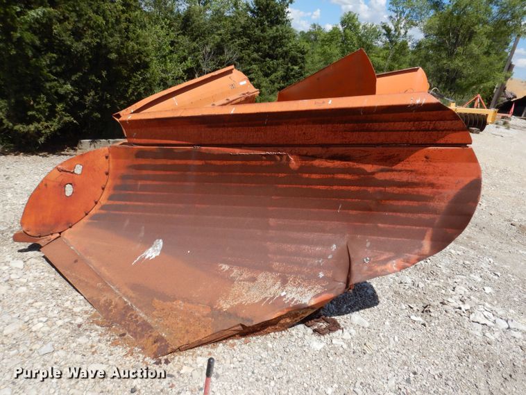 image for item IQ9601 128"W V-plow