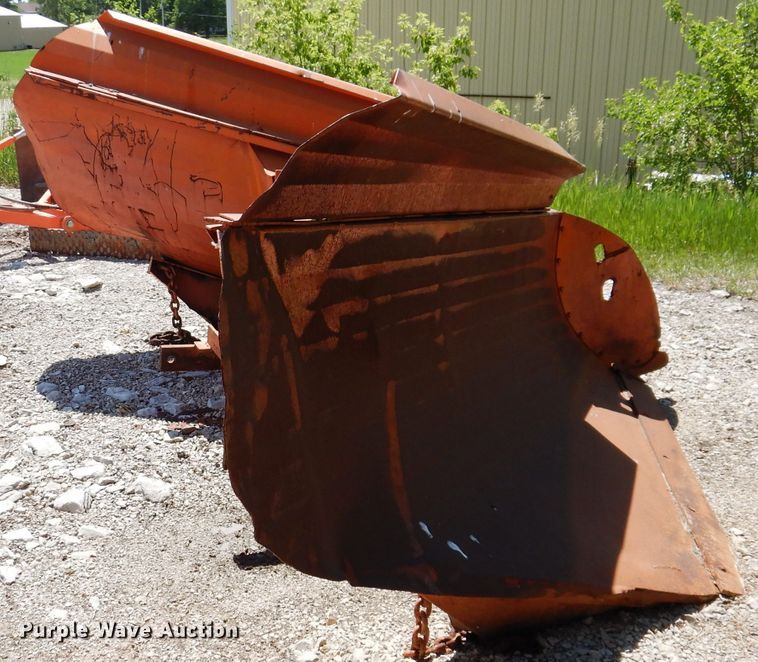 image for item IQ9601 128"W V-plow