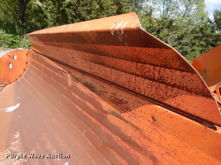 image for item IQ9601 128"W V-plow