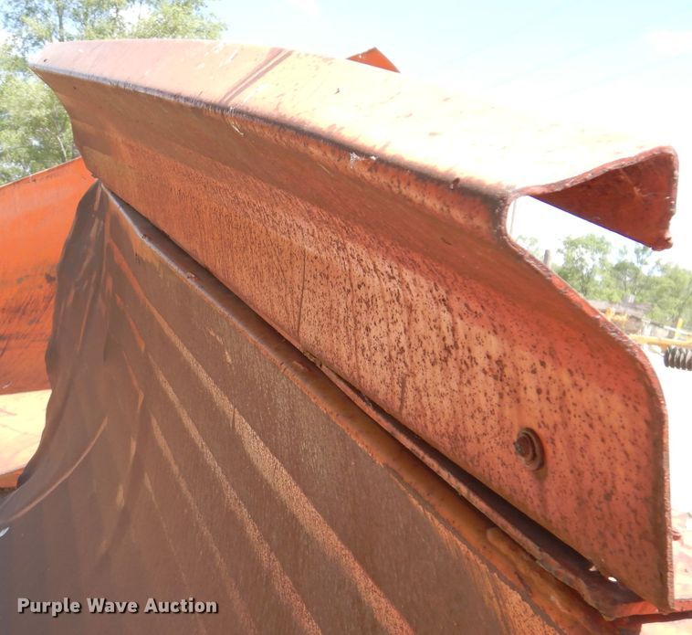 image for item IQ9601 128"W V-plow