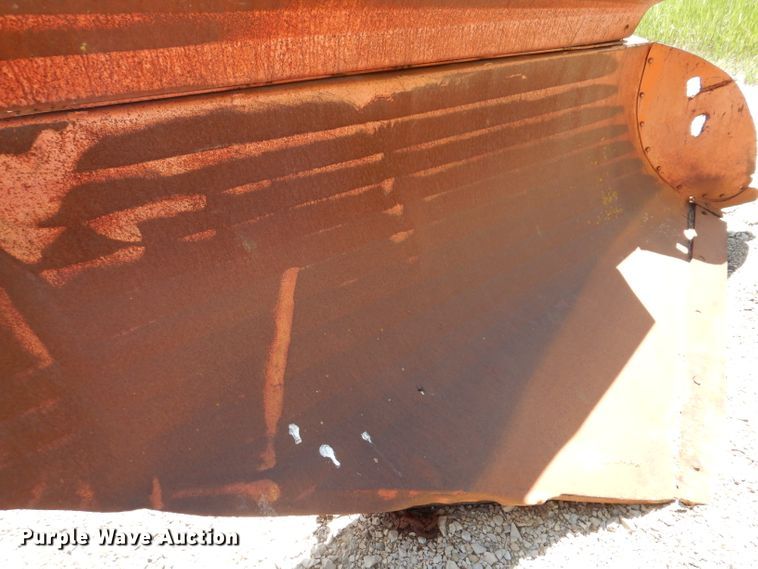 image for item IQ9601 128"W V-plow