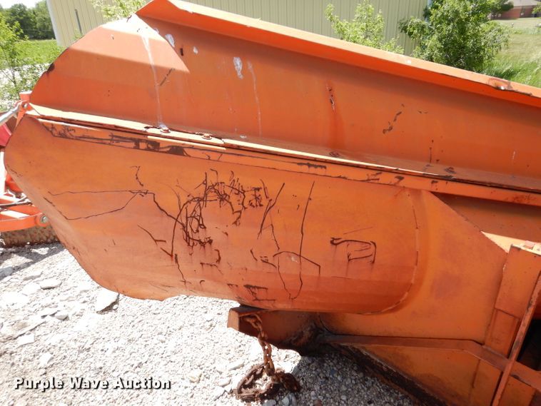 image for item IQ9601 128"W V-plow