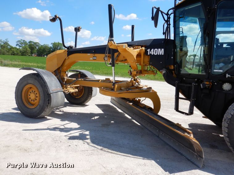 image for item IQ9602 2010 Caterpillar 140M  VHP motor grader