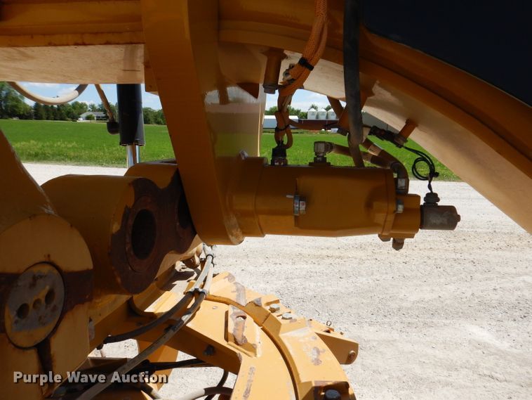 image for item IQ9602 2010 Caterpillar 140M  VHP motor grader