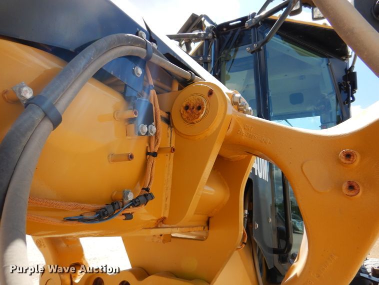 image for item IQ9602 2010 Caterpillar 140M  VHP motor grader