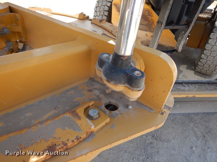 image for item IQ9602 2010 Caterpillar 140M  VHP motor grader