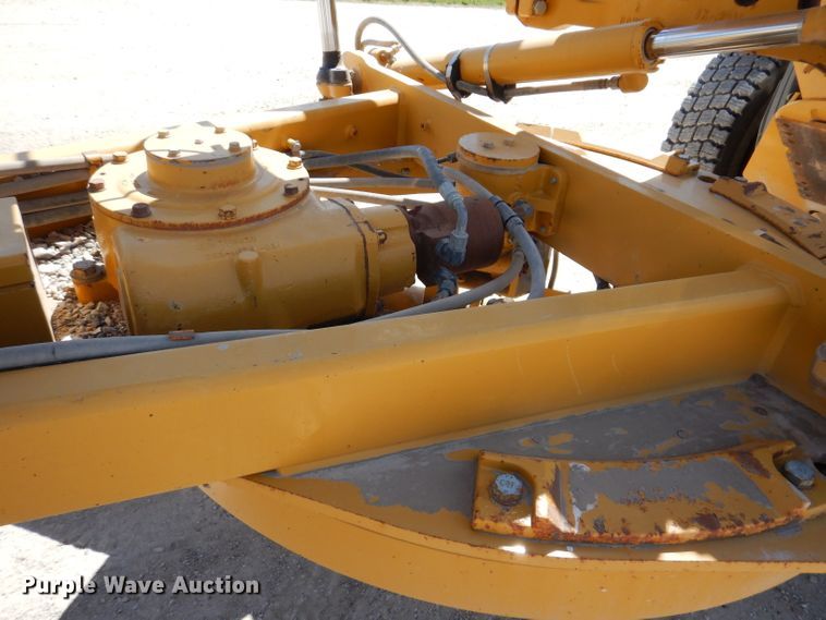 image for item IQ9602 2010 Caterpillar 140M  VHP motor grader