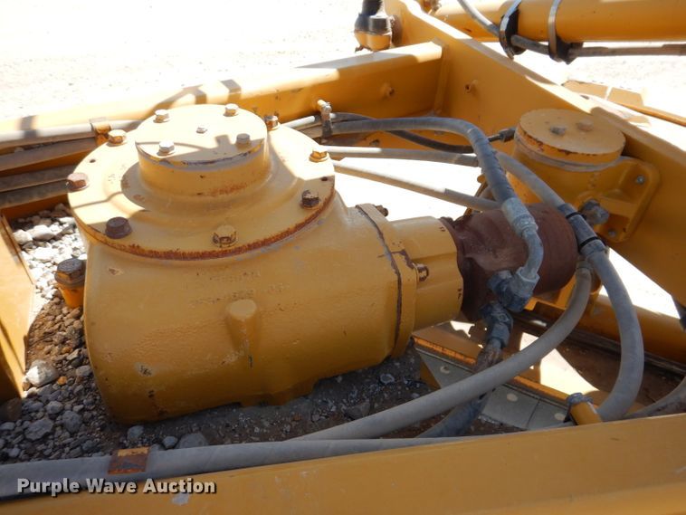 image for item IQ9602 2010 Caterpillar 140M  VHP motor grader