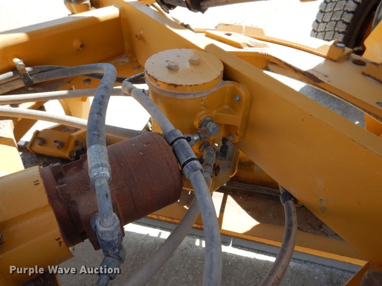 image for item IQ9602 2010 Caterpillar 140M  VHP motor grader