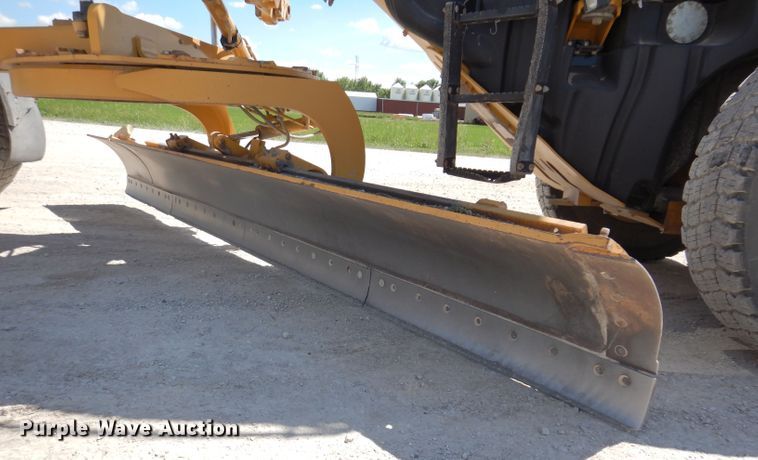 image for item IQ9602 2010 Caterpillar 140M  VHP motor grader