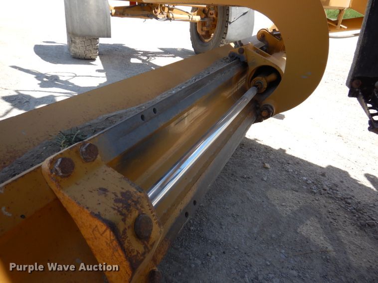 image for item IQ9602 2010 Caterpillar 140M  VHP motor grader