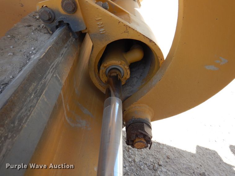 image for item IQ9602 2010 Caterpillar 140M  VHP motor grader