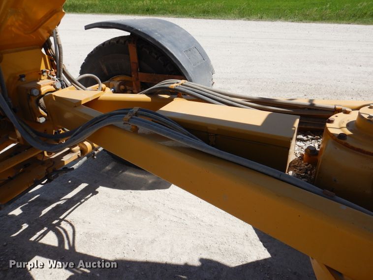 image for item IQ9602 2010 Caterpillar 140M  VHP motor grader