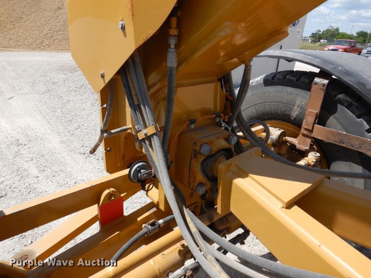 image for item IQ9602 2010 Caterpillar 140M  VHP motor grader