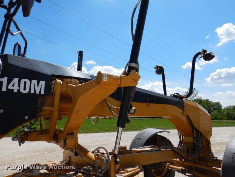 image for item IQ9602 2010 Caterpillar 140M  VHP motor grader