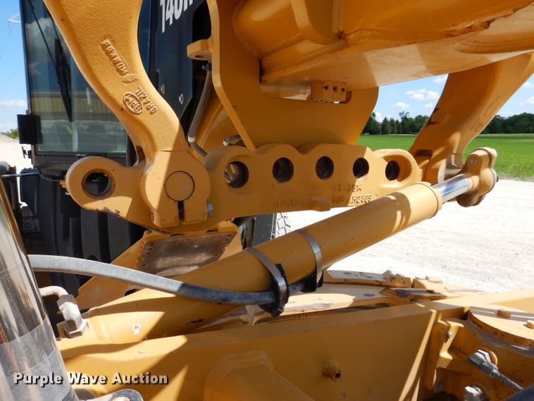 image for item IQ9602 2010 Caterpillar 140M  VHP motor grader