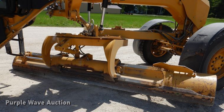 image for item IQ9602 2010 Caterpillar 140M  VHP motor grader