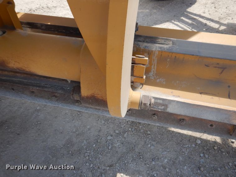 image for item IQ9602 2010 Caterpillar 140M  VHP motor grader