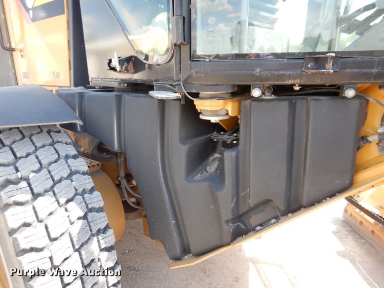 image for item IQ9602 2010 Caterpillar 140M  VHP motor grader