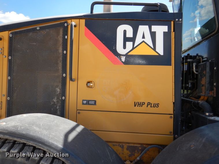 image for item IQ9602 2010 Caterpillar 140M  VHP motor grader