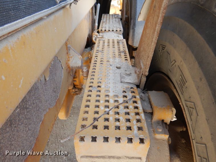 image for item IQ9602 2010 Caterpillar 140M  VHP motor grader