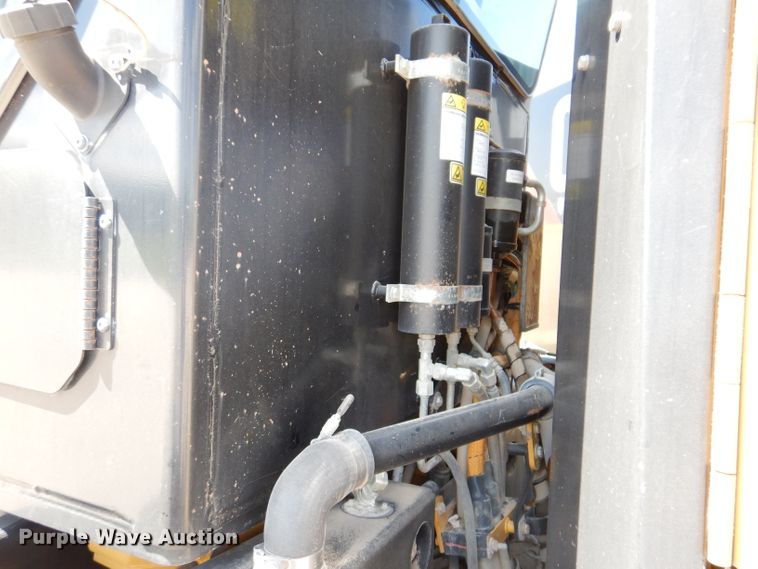 image for item IQ9602 2010 Caterpillar 140M  VHP motor grader