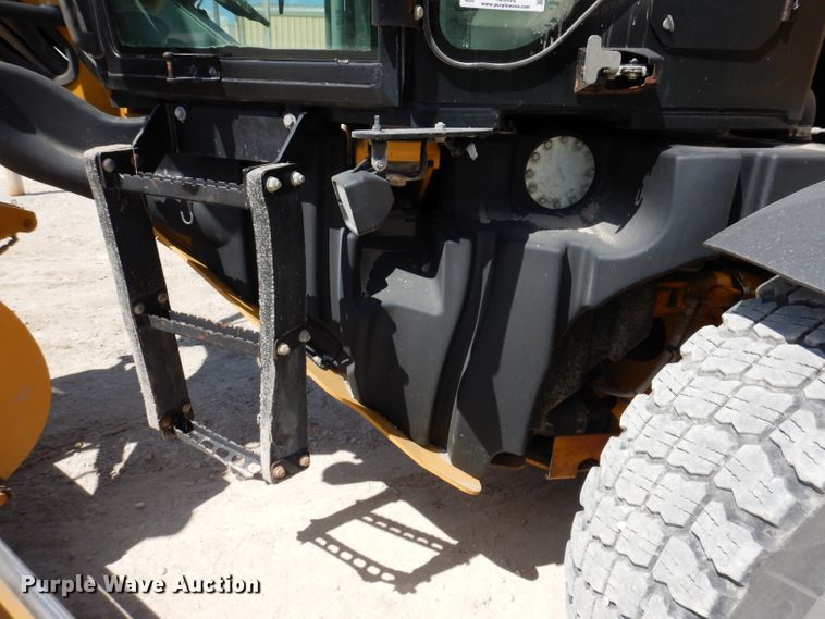 image for item IQ9602 2010 Caterpillar 140M  VHP motor grader