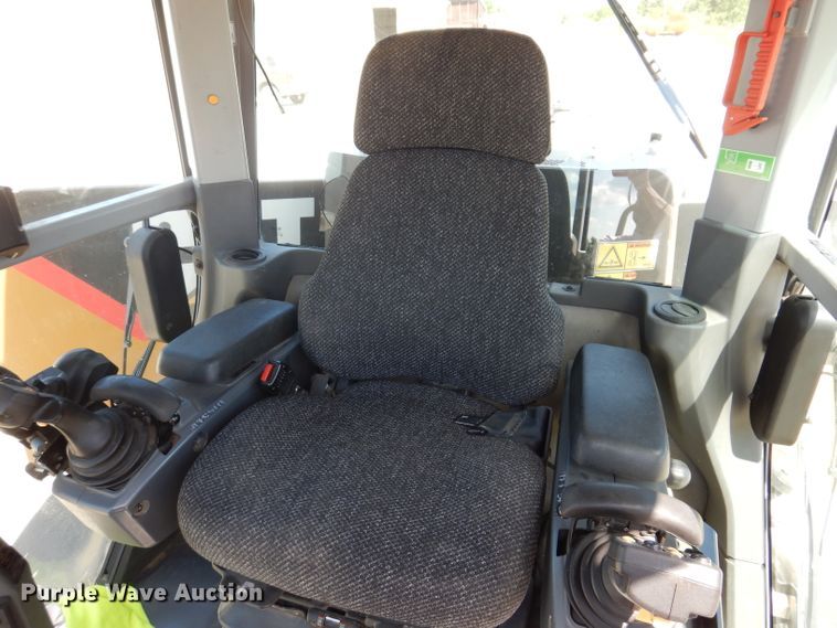 image for item IQ9602 2010 Caterpillar 140M  VHP motor grader