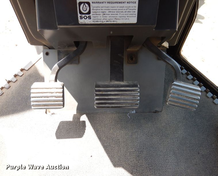 image for item IQ9602 2010 Caterpillar 140M  VHP motor grader