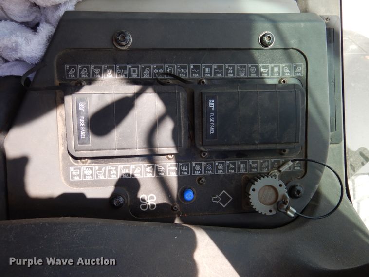 image for item IQ9602 2010 Caterpillar 140M  VHP motor grader