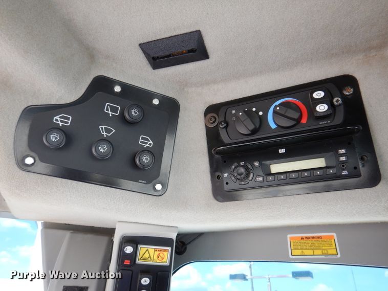 image for item IQ9602 2010 Caterpillar 140M  VHP motor grader