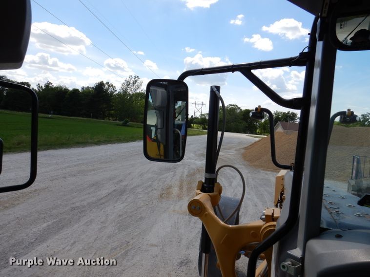 image for item IQ9602 2010 Caterpillar 140M  VHP motor grader