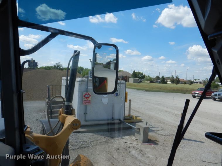 image for item IQ9602 2010 Caterpillar 140M  VHP motor grader