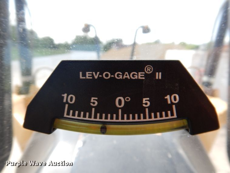 image for item IQ9602 2010 Caterpillar 140M  VHP motor grader