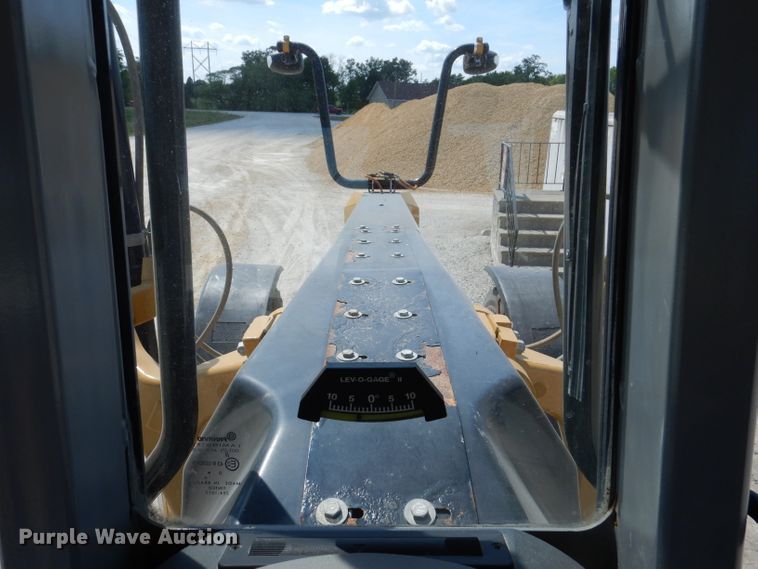 image for item IQ9602 2010 Caterpillar 140M  VHP motor grader