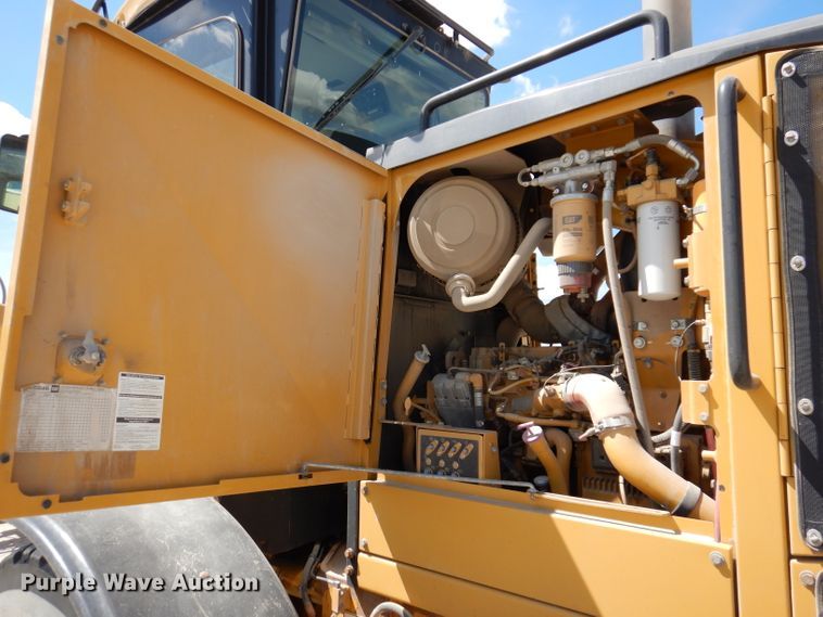 image for item IQ9602 2010 Caterpillar 140M  VHP motor grader