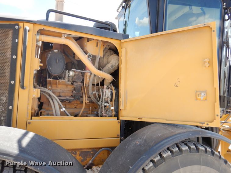 image for item IQ9602 2010 Caterpillar 140M  VHP motor grader