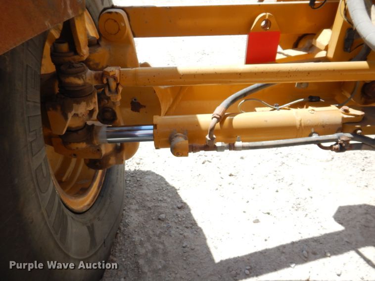 image for item IQ9602 2010 Caterpillar 140M  VHP motor grader