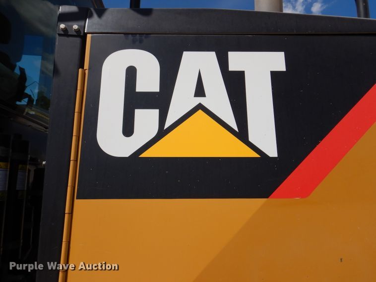 image for item IQ9602 2010 Caterpillar 140M  VHP motor grader