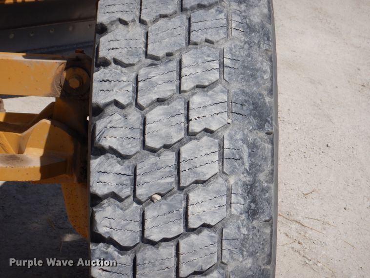 image for item IQ9602 2010 Caterpillar 140M  VHP motor grader