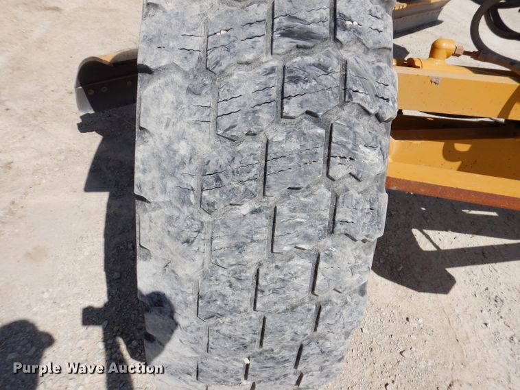 image for item IQ9602 2010 Caterpillar 140M  VHP motor grader