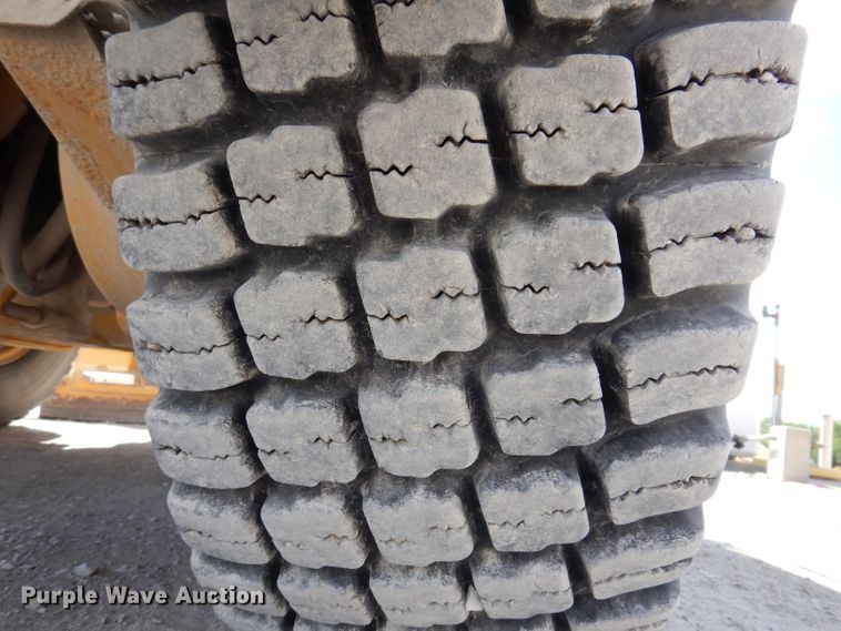 image for item IQ9602 2010 Caterpillar 140M  VHP motor grader