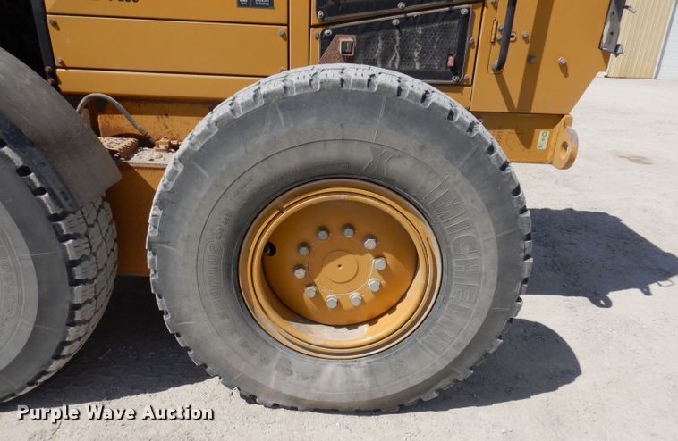 image for item IQ9602 2010 Caterpillar 140M  VHP motor grader