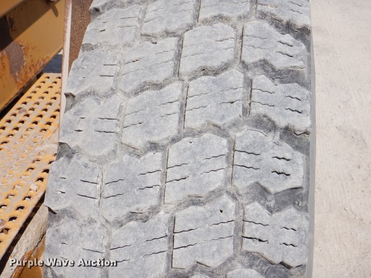 image for item IQ9602 2010 Caterpillar 140M  VHP motor grader