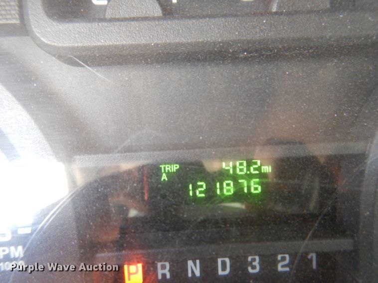 image for item IQ9609 2009 Ford E450 Super Duty  shuttle bus