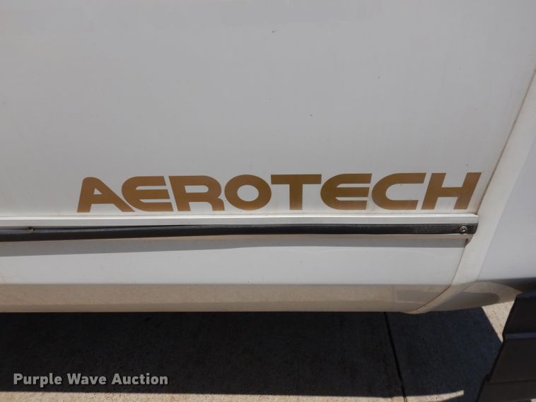 image for item IQ9609 2009 Ford E450 Super Duty  shuttle bus