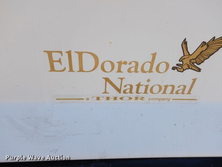 image for item IQ9609 2009 Ford E450 Super Duty  shuttle bus