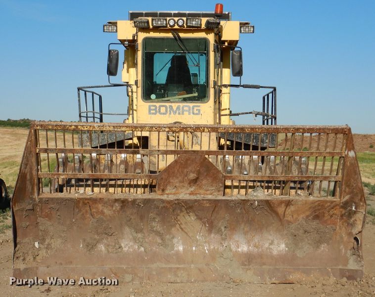 image for item IQ9639 2002 Bomag 772RB  landfill compactor