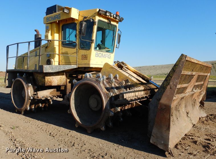image for item IQ9639 2002 Bomag 772RB  landfill compactor