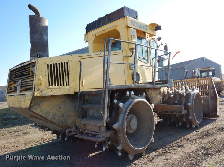 image for item IQ9639 2002 Bomag 772RB  landfill compactor